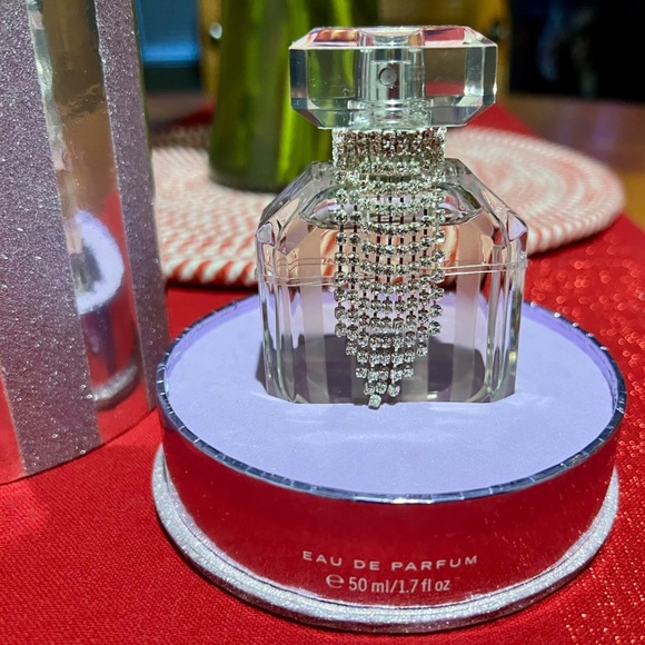 NWT Victoria's Secret Bombshell Diamonds EDP 1.7 oz w/Rhinestones & Round Box - Picture 1 of 6